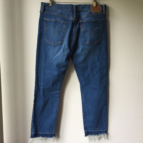 Levi's 501 Straight Jeans in Wear & Tear Wash - Picture 4 of 11